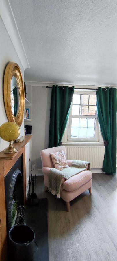 Windsor Cottage: Cosy, Charming, Full Of Character ภายนอก รูปภาพ